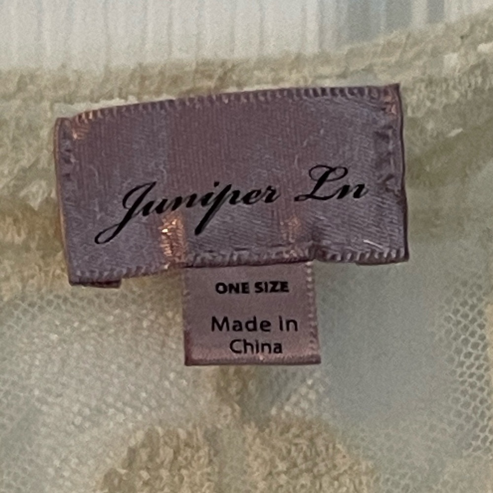 JUNIPER LN Crochet Lace Blouse in Cream One Size P2P approx 24 inches - Picture 6 of 7